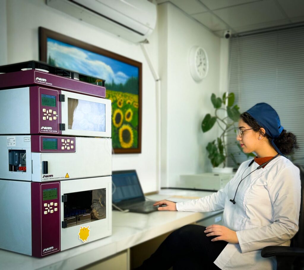 اندازه گیری یون های کلرات و برومات در کلیه منابع آب